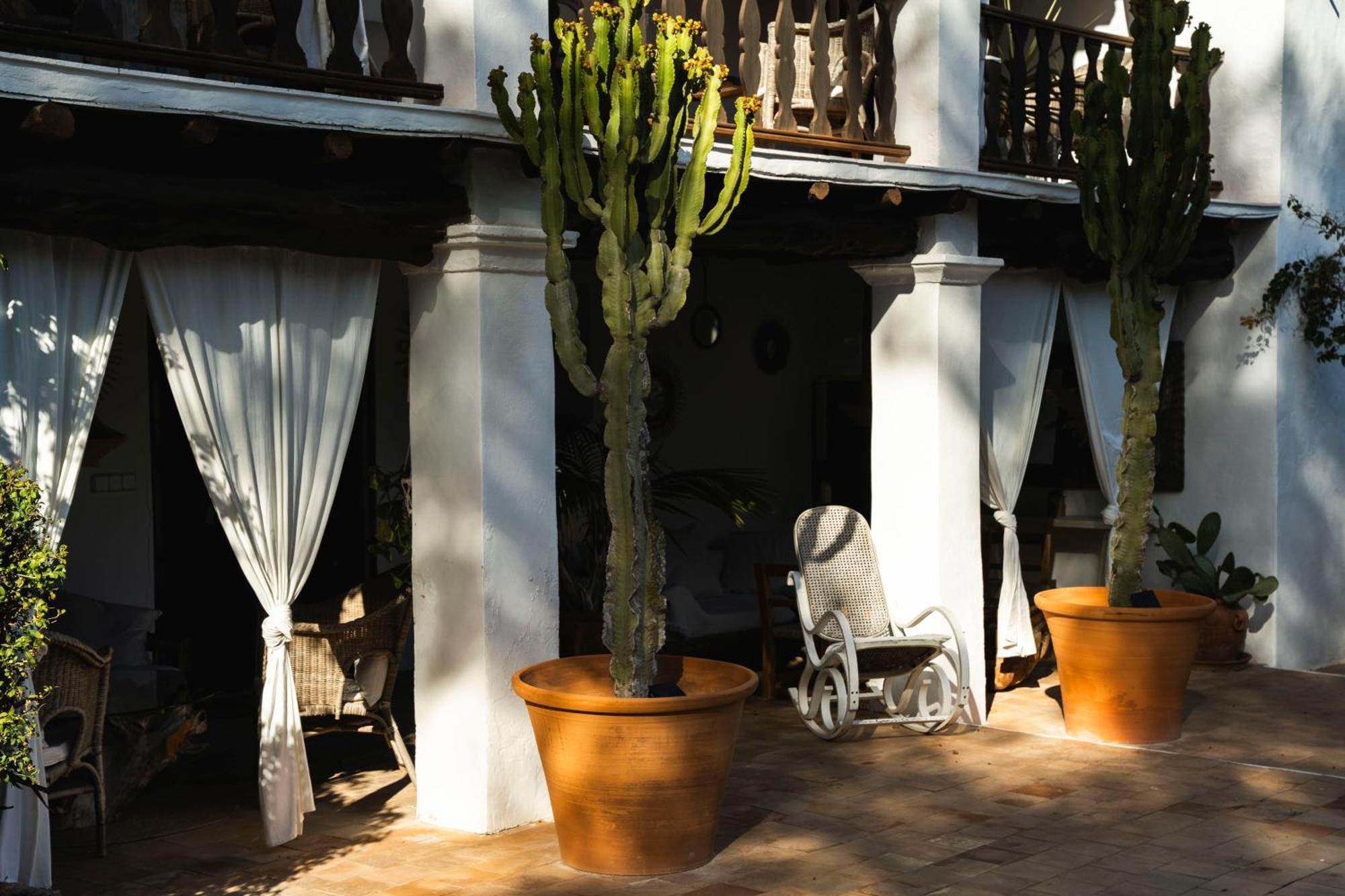 Authentic Ibicenco With Large Pool Ibiza